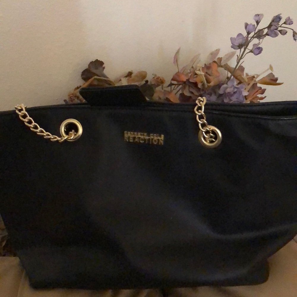 Kennith Cole Reaction black purse